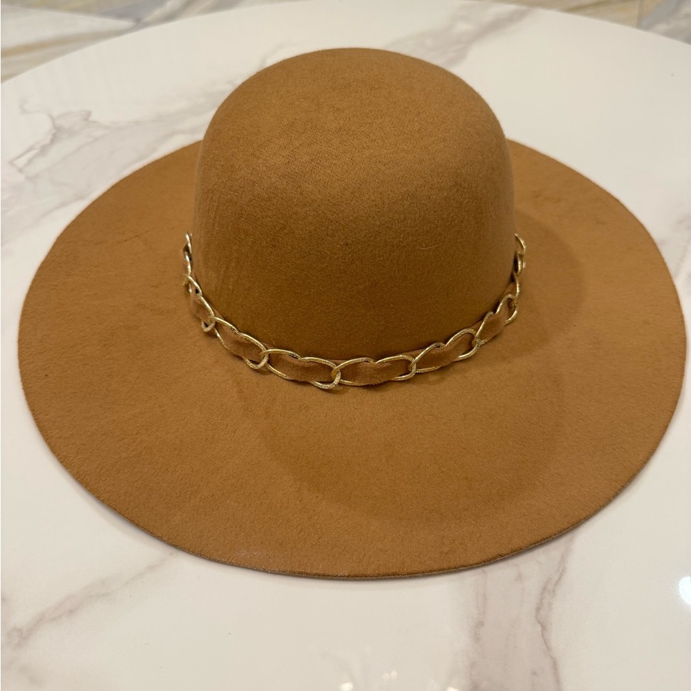 Rampage one size Wool Felt Women’s Floppy Hat! Carmel Brown, gold chain, New!